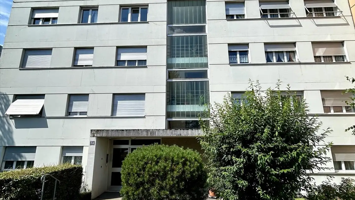 Place de parking extérieure à louer - Rue Du Bugnon 39, 1020 Renens VD