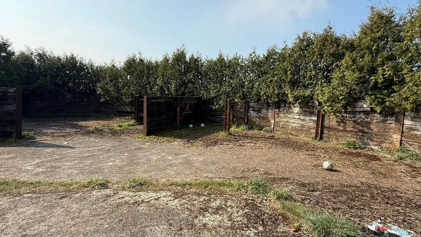 Covered parking space for rent - Niederwil, 6330 Cham - Photo 4