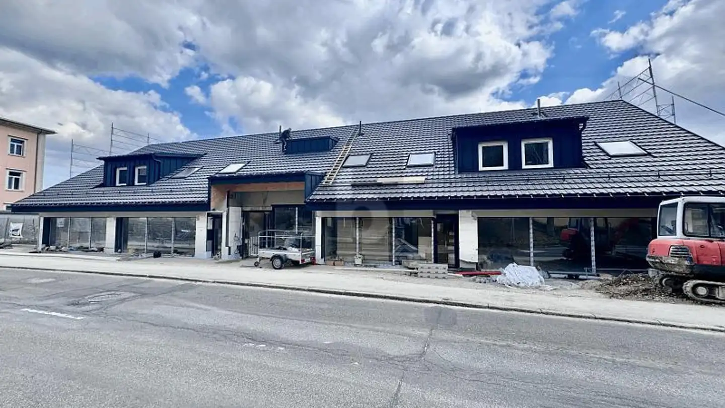 Commercial for rent - 1347 Le Sentier