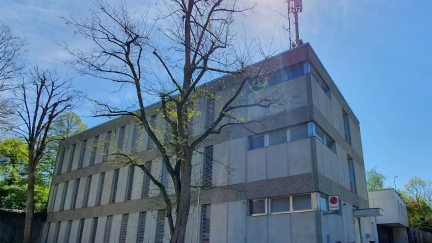 Mischgenutztes Gebäude mieten - Talstrasse 2, 4144 Arlesheim