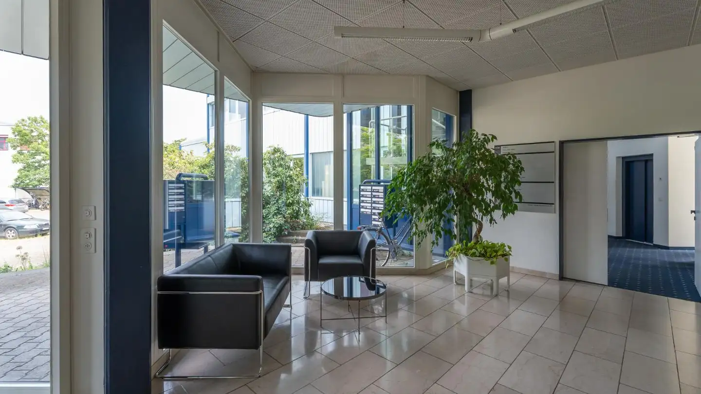 Bürofläche mieten - Ausserfeldstrasse 9, 5036 Oberentfelden - Foto 2