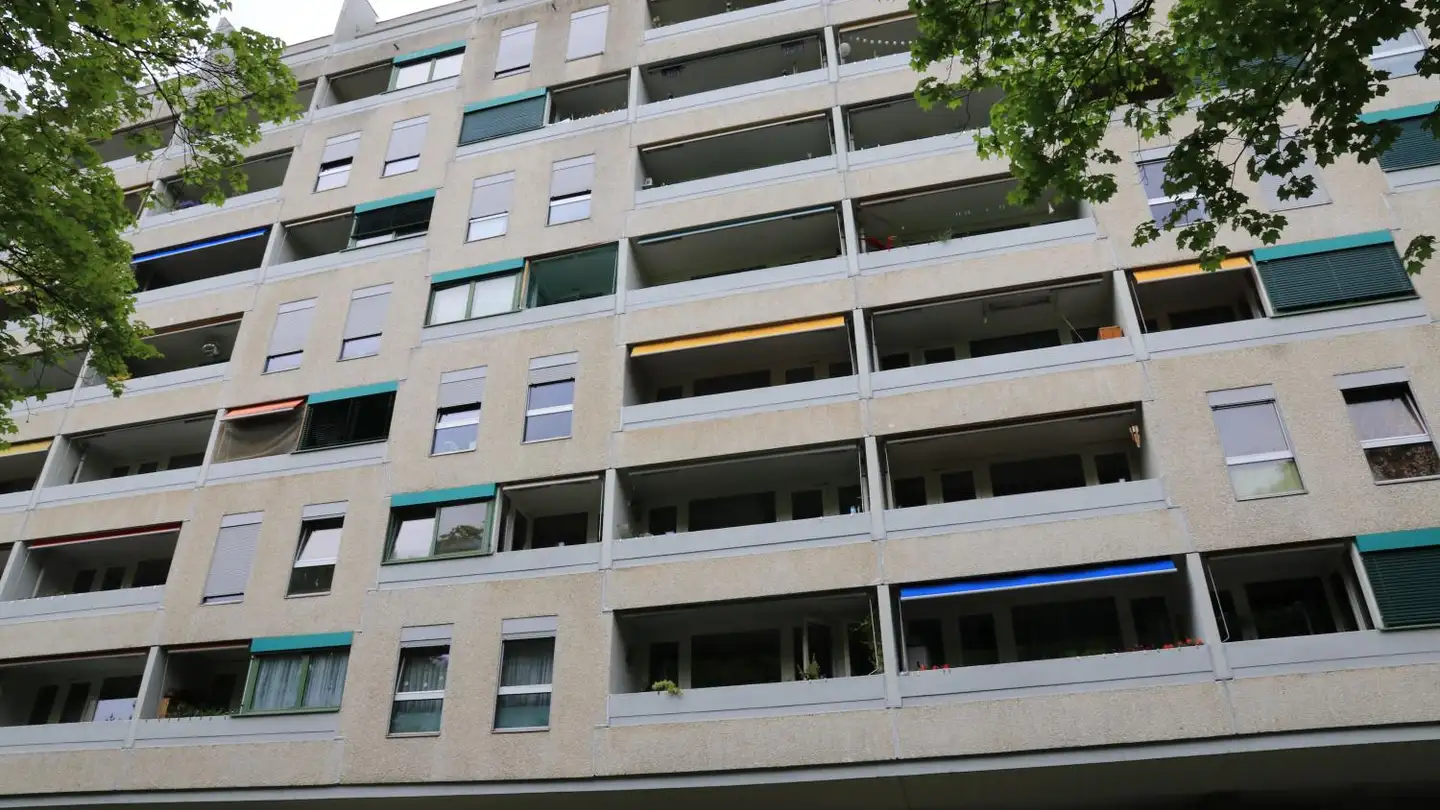 Überdachter Parkplatz mieten - Chemin De La Gradelle 28, 1224 Chêne-Bougeries