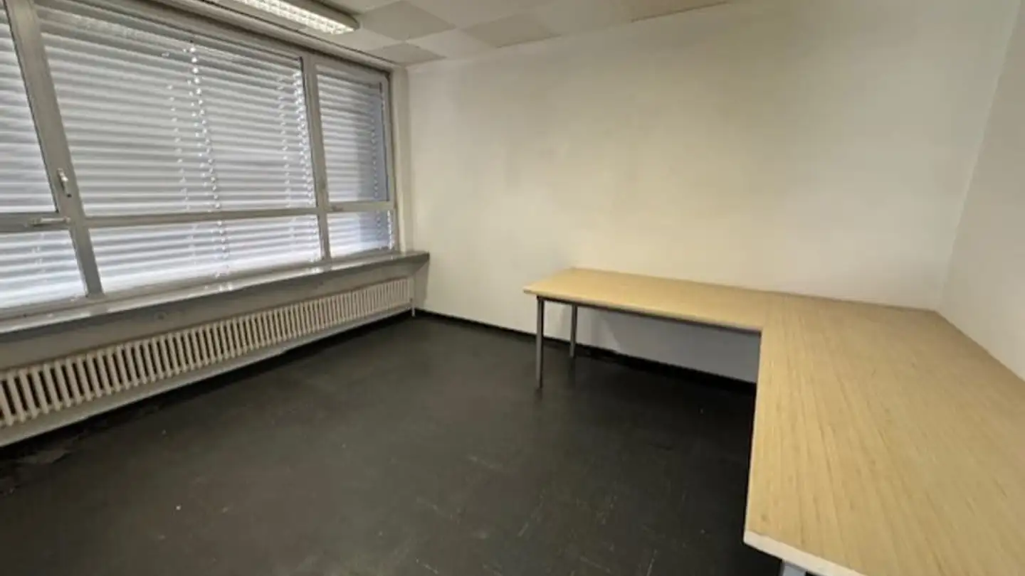 Gewerbe mieten - Chemin Des Grandes-Vies 19, 2900 Porrentruy - Foto 2