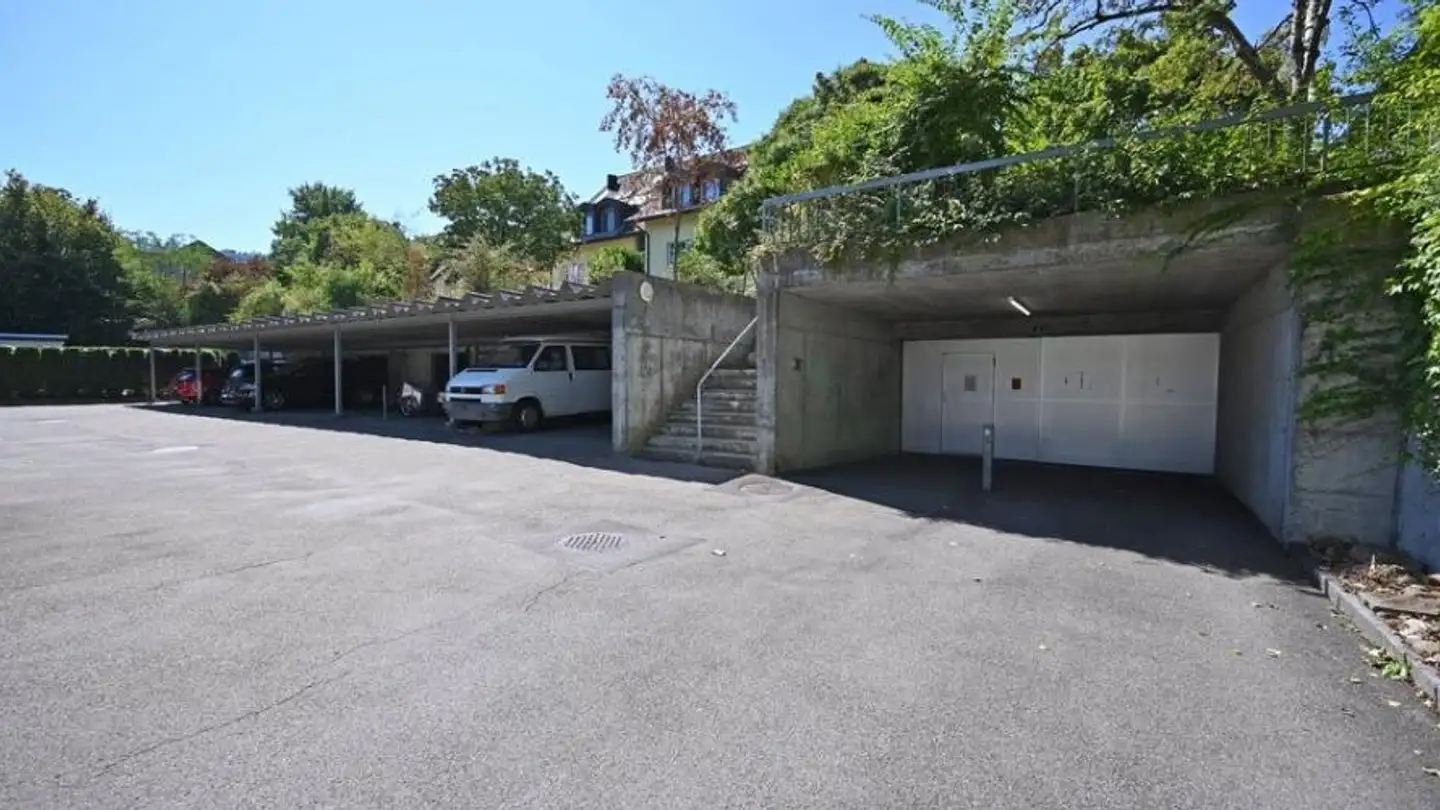 Indoor motorbike parking space for rent - Schaufelweg, 3098 Schliern b. Köniz
