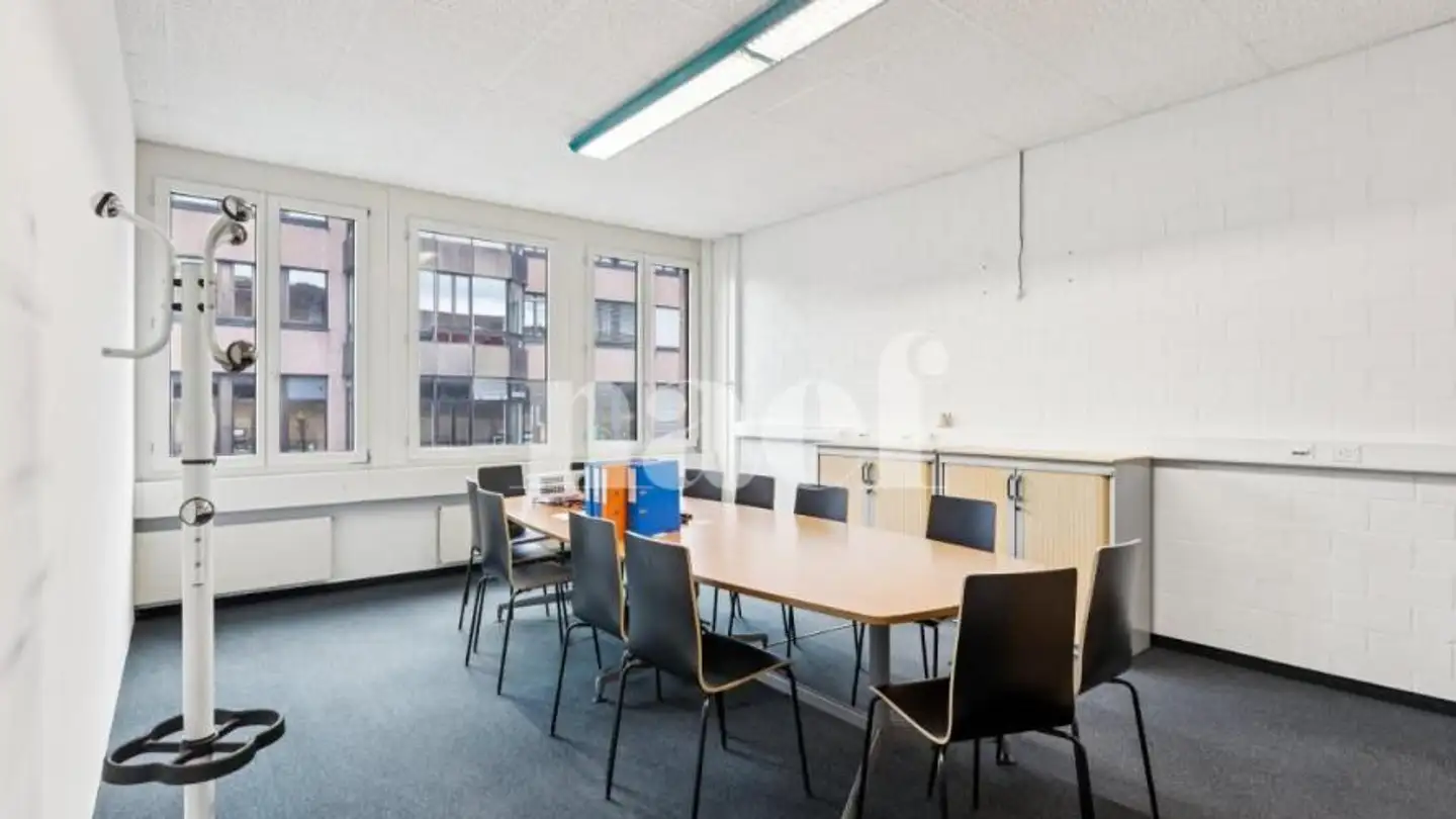 Gewerbe mieten - Avenue Des Champs-Montants 12a, 2074 Marin-Epagnier