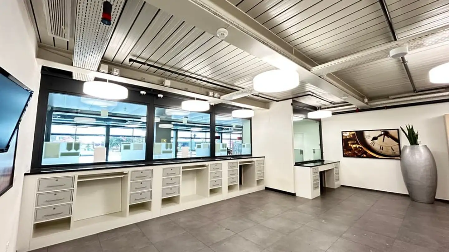 Gewerbe mieten - Avenue Charles-Naine 44, 2300 La Chaux-de-Fonds - Foto 2