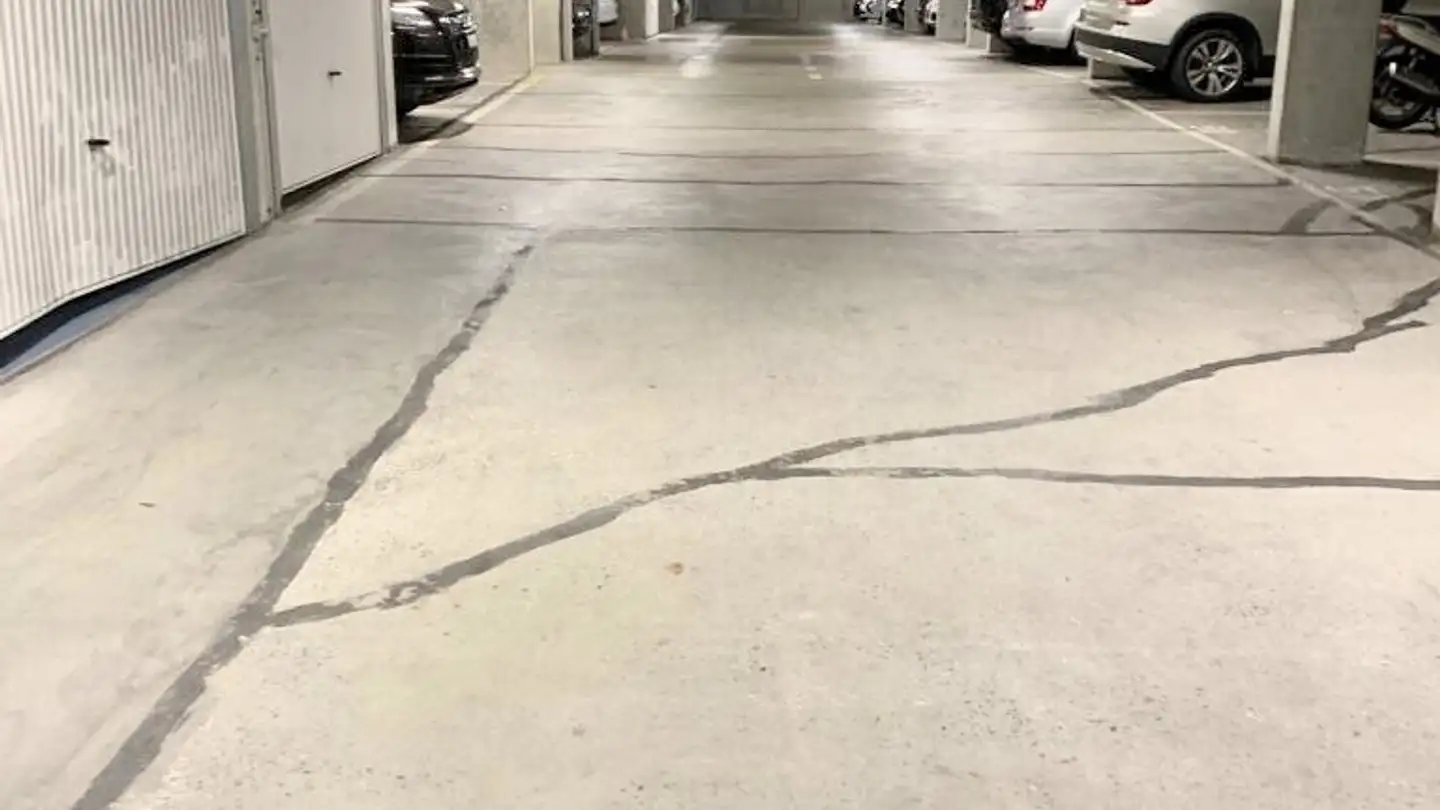 Place de parking souterraine à louer - Rue Le-Corbusier 25, 1208 Genève