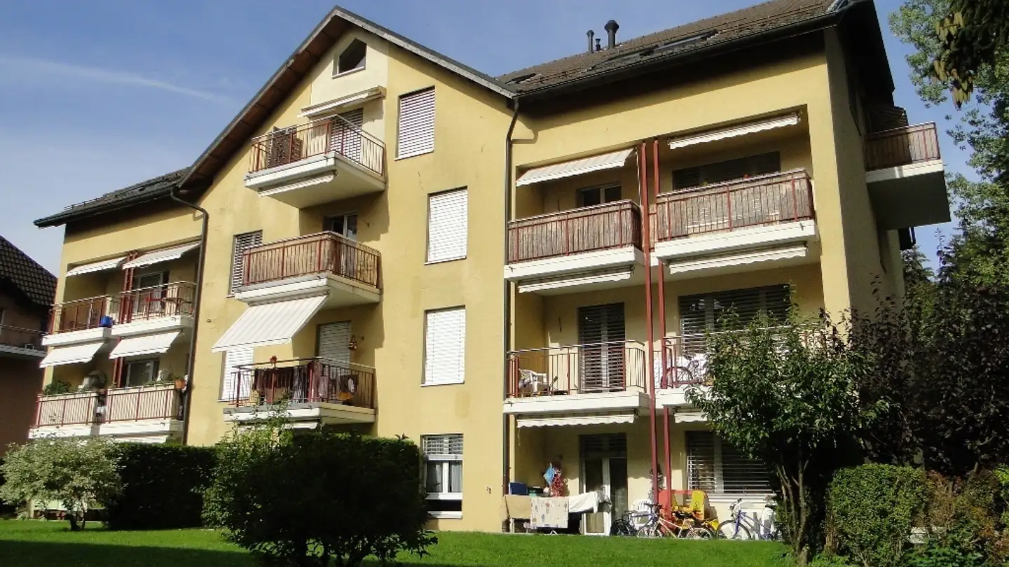 Parcheggio interno in affitto - Rue Des Champs 6, 2300 La Chaux-de-Fonds - Photo 2