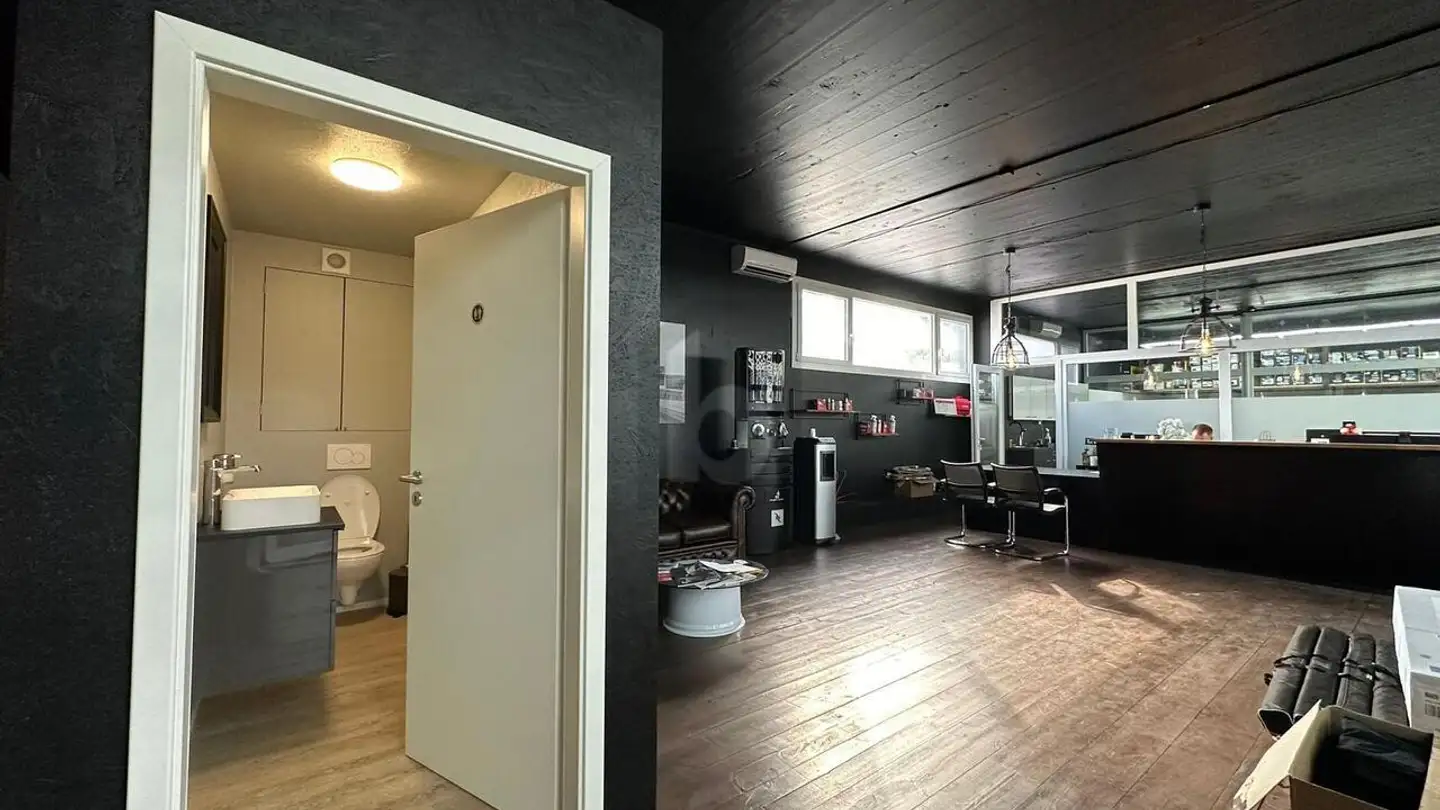 Office space for rent - 1868 Collombey - Photo 3