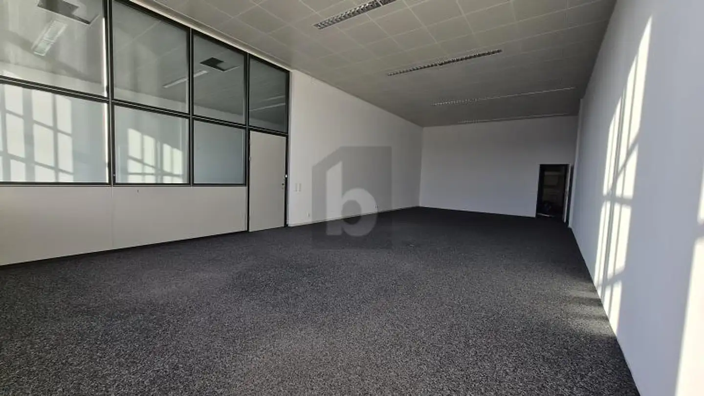 Bureau à louer - 8184 Bachenbülach - Photo 4