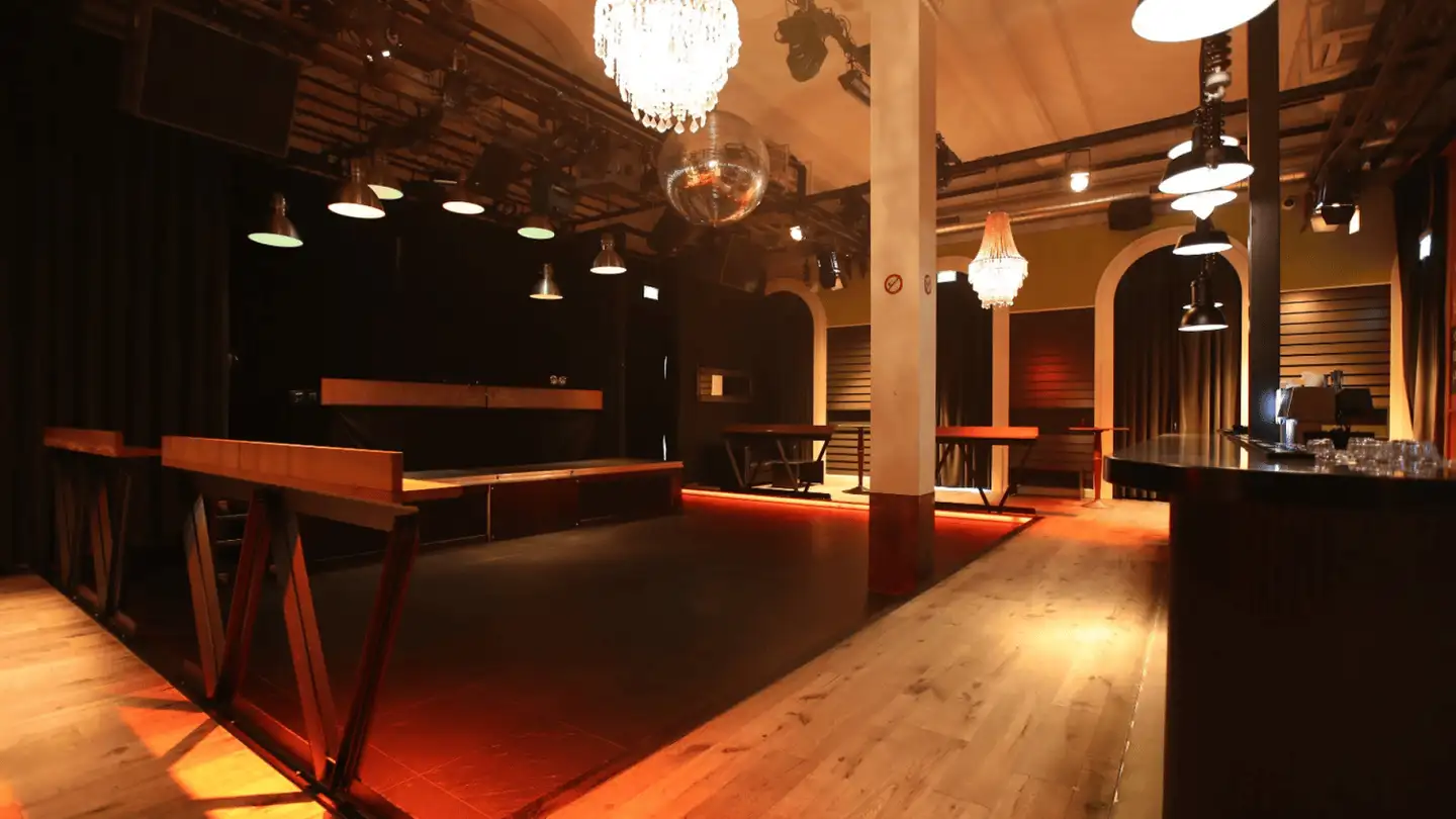 Commercial à louer - Bahnhofplatz 1, 3900 Brig - Photo 3