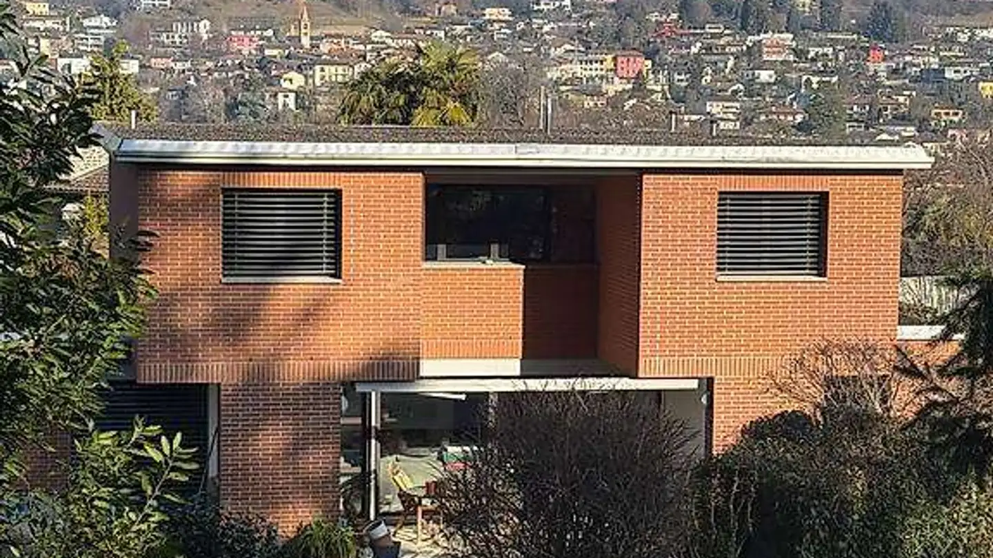 Apartment for rent - 6948 Porza