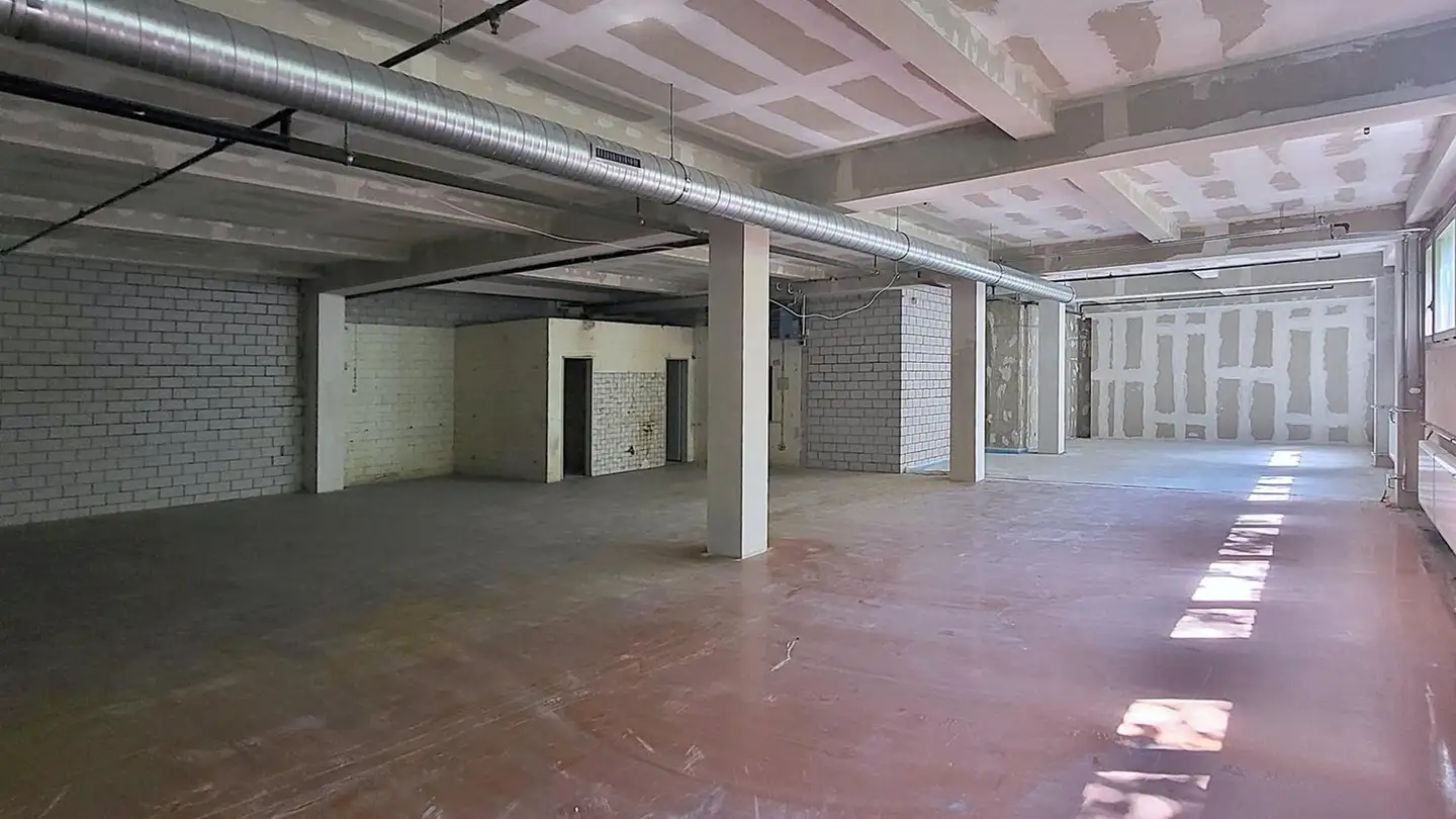 Commercial à louer - Klosterrütistrasse 25, 5432 Neuenhof