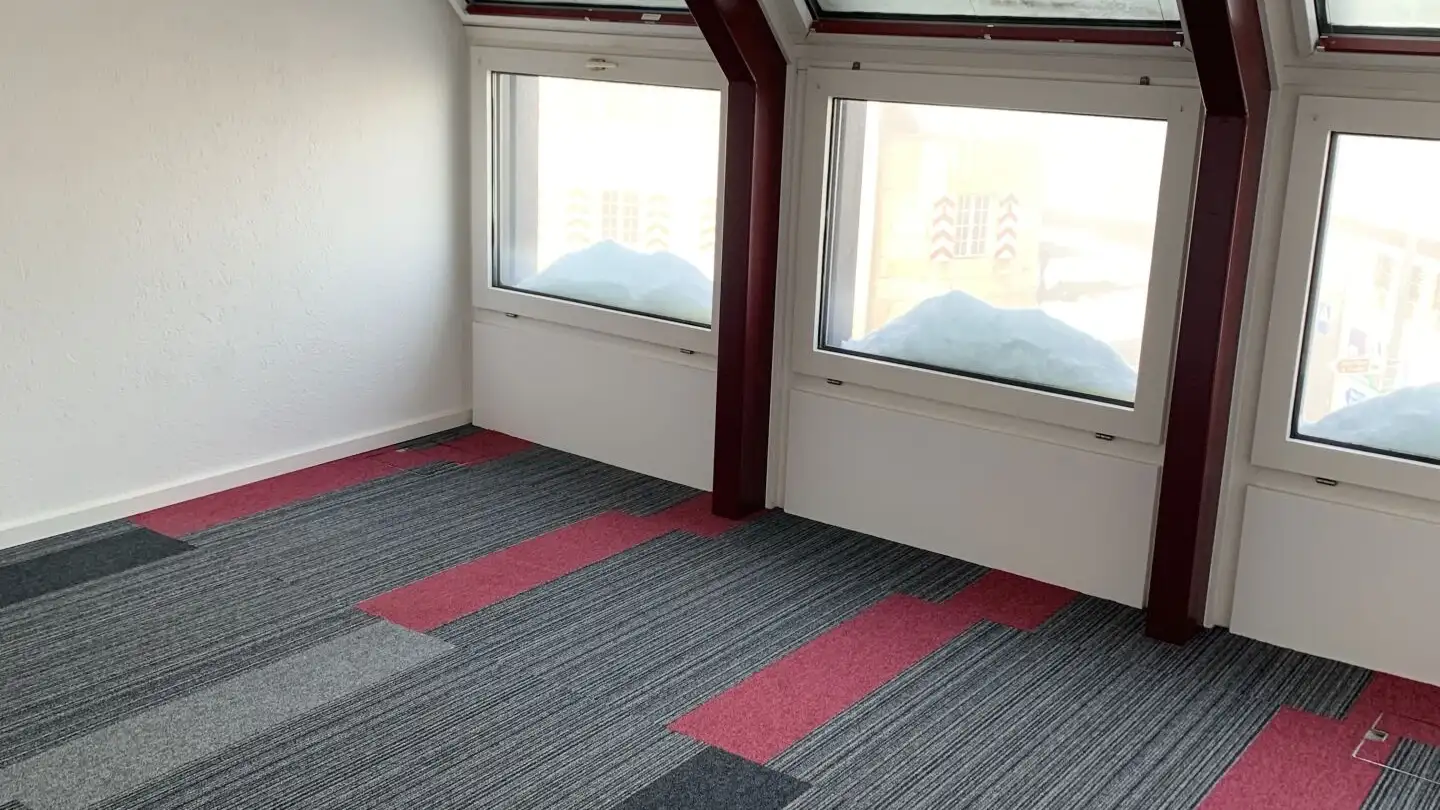 Office space for sale - Place Du 23-Juin, 2350 Saignelégier - Photo 3