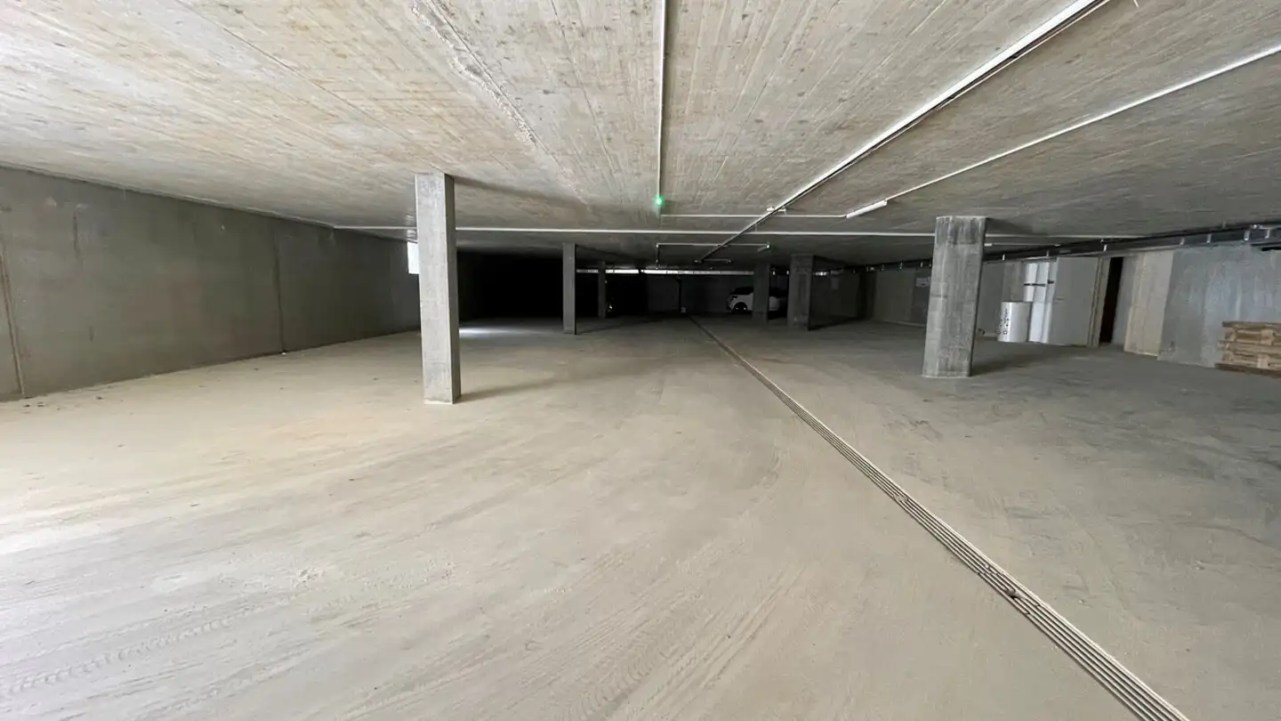 Parcheggio interno in affitto - Rue Du Progrès 137, 2300 La Chaux-de-Fonds - Foto 3