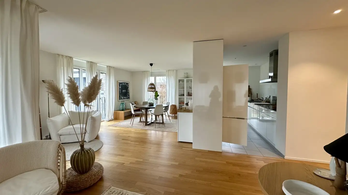 Appartamento in affitto - Eichholzweg 25, 8706 Meilen