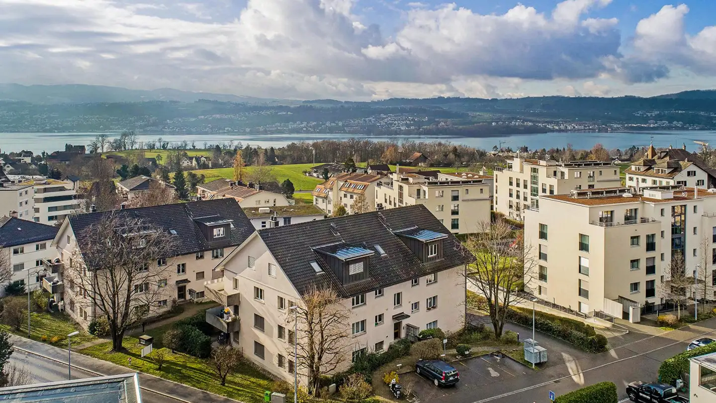 Outdoor parking space for rent - Bergstrasse, 8707 Uetikon am See