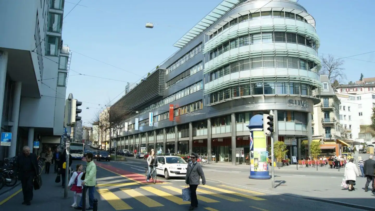 Tiefgaragenstellplatz mieten - Löwenplatz 1, 6004 Luzern