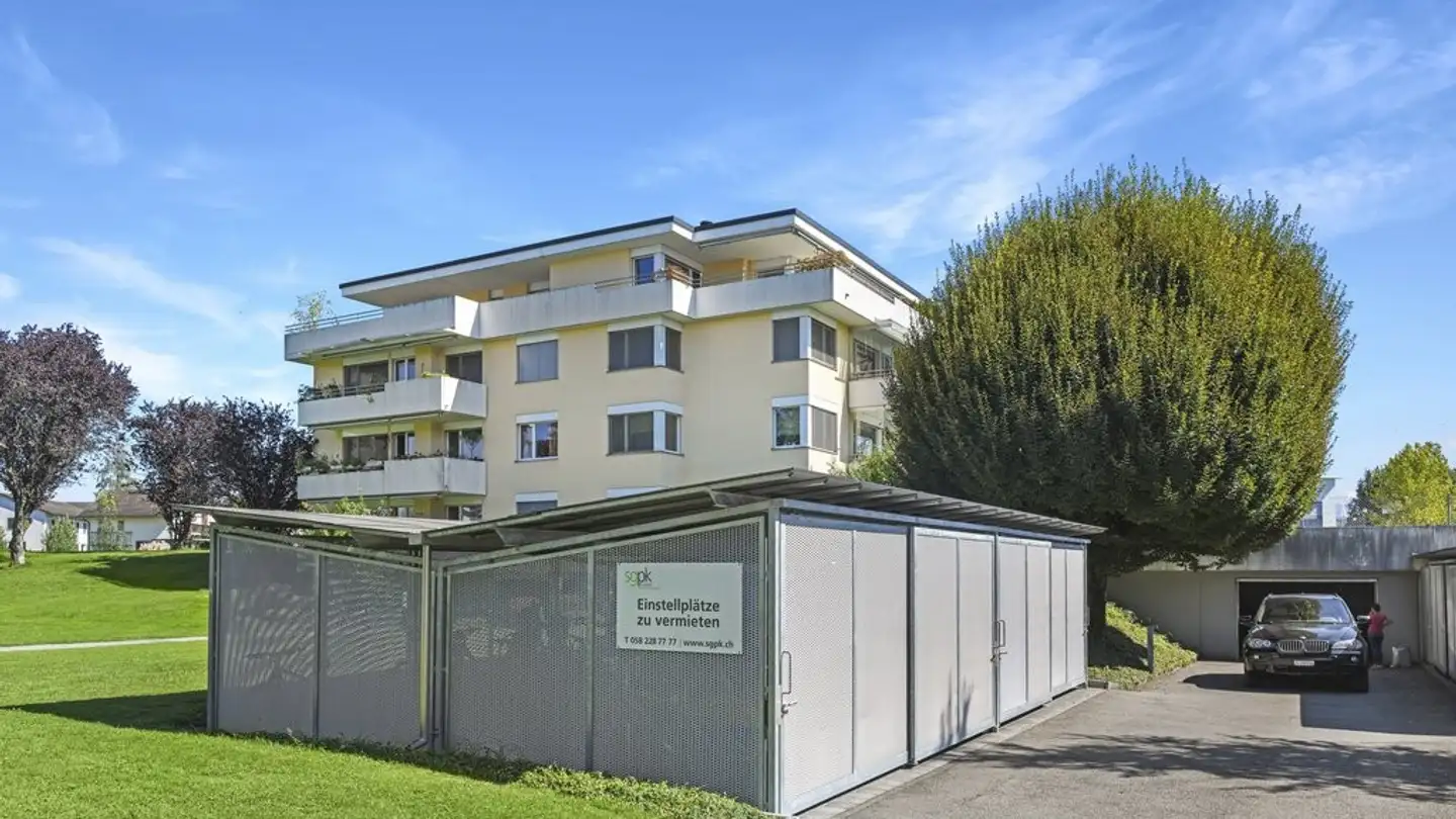 Tiefgaragenstellplatz mieten - Hohlweg 1, 8645 Jona