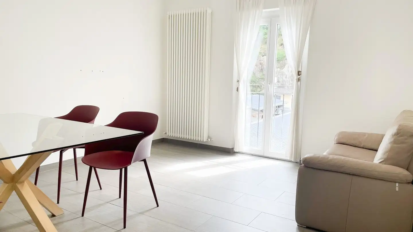 Appartement à louer - Salita Bruglio 2, 6616 Losone