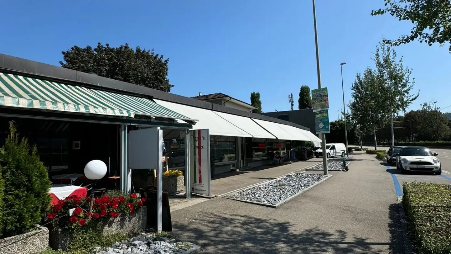 Place de parking extérieure à louer - Sankt Jakob-Strasse 116, 4132 Muttenz