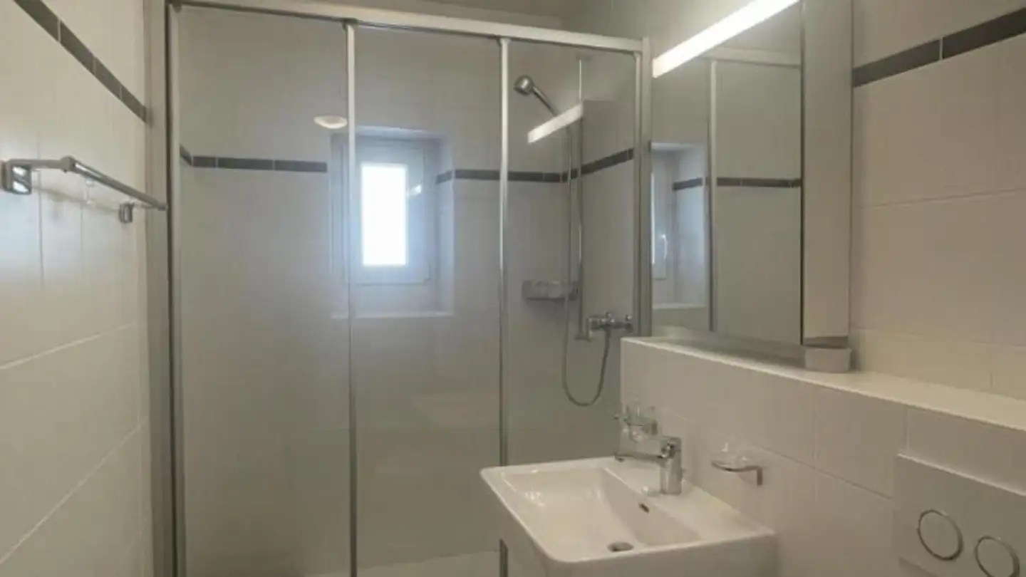 Apartment for rent - Avenue de la Gare 20, 1180 Rolle - Photo 3