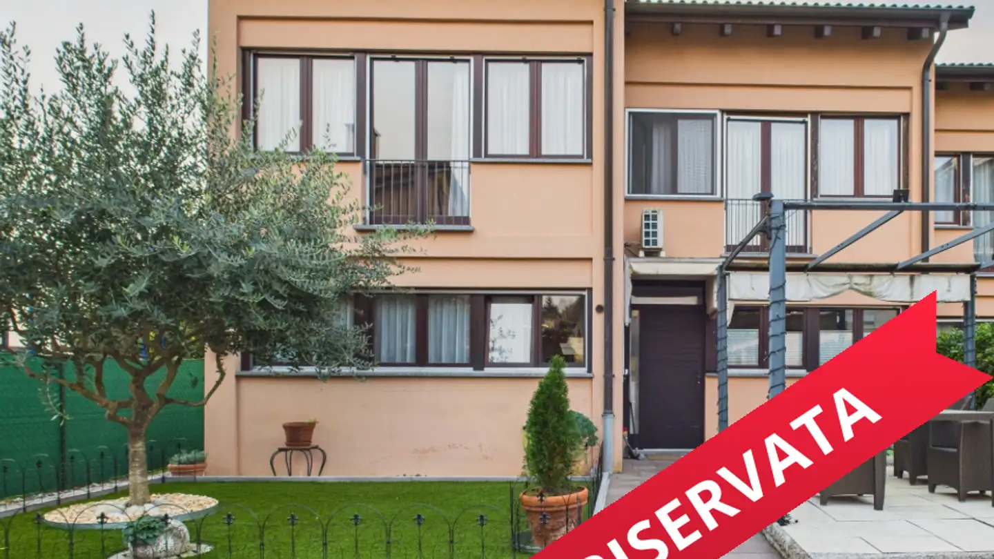 Row house for sale - 6982 Agno