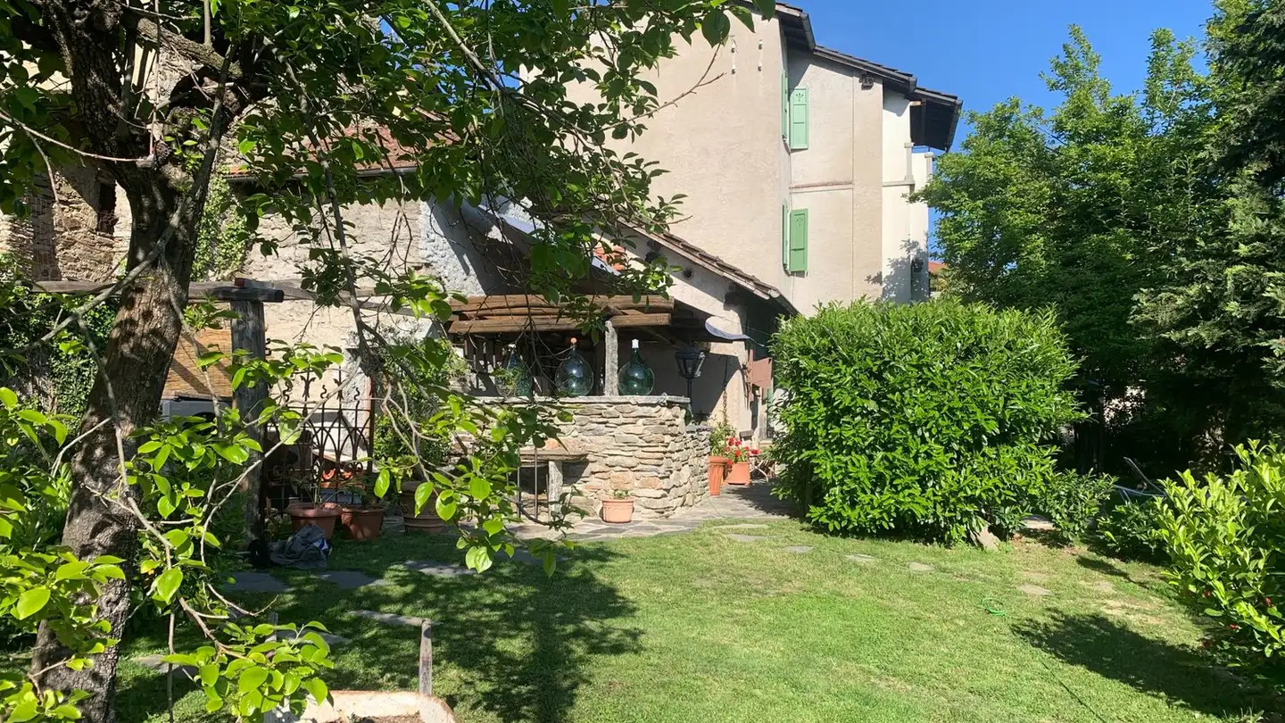 Appartement à louer - 6999 Astano