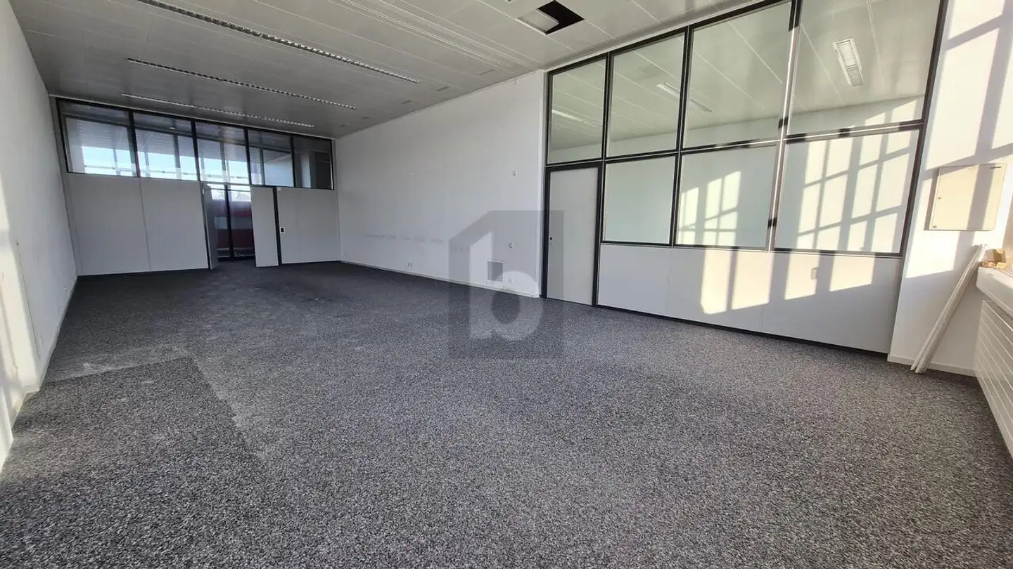 Bürofläche mieten - 8184 Bachenbülach - Foto 3