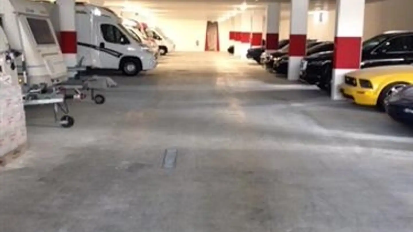Outdoor parking space for rent - Aeschwuhrstrasse 29, 4665 Oftringen
