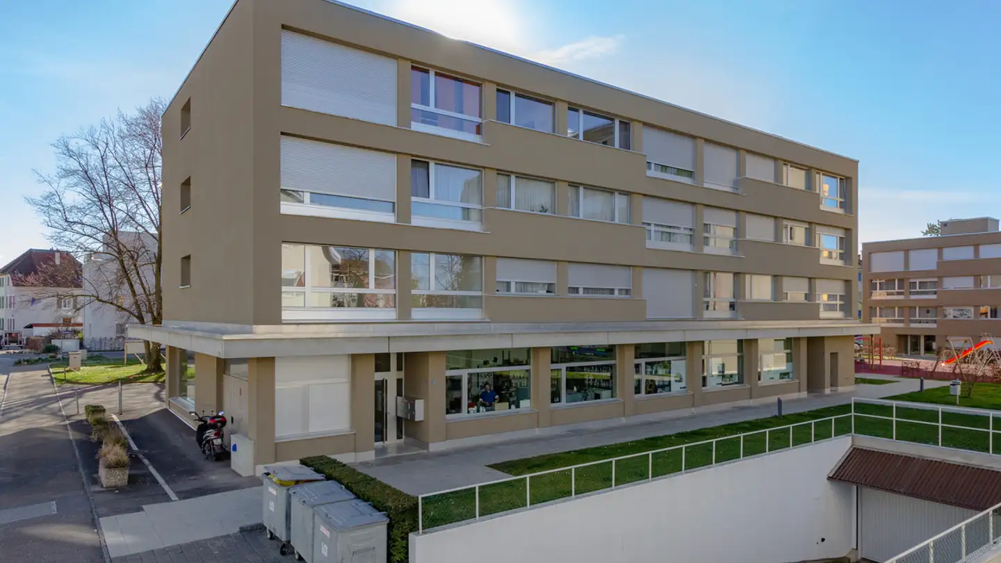 Place de parking souterraine à louer - Wartenbergstrasse 41, 4127 Birsfelden