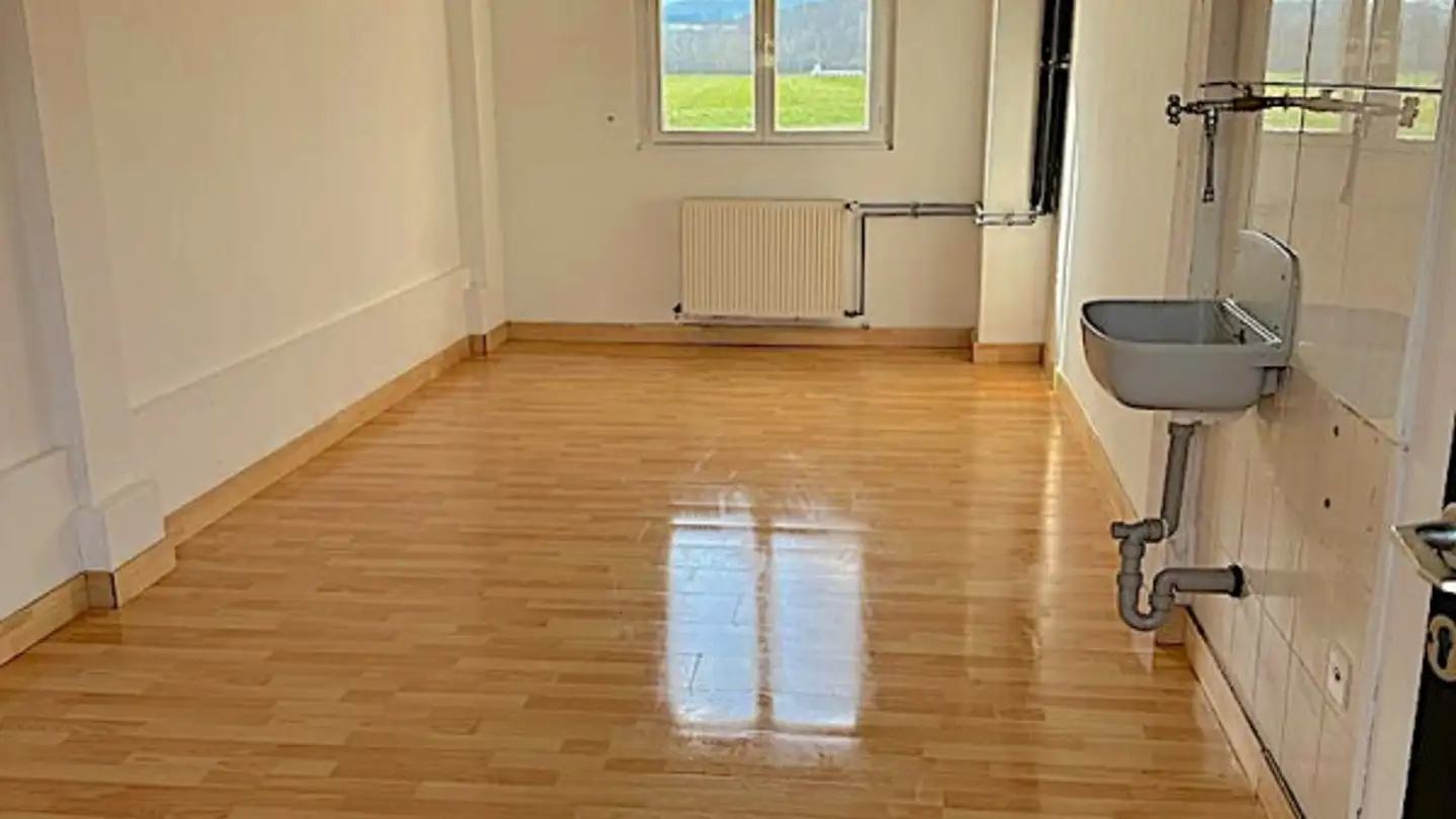 Shop for rent - 1372 Bavois