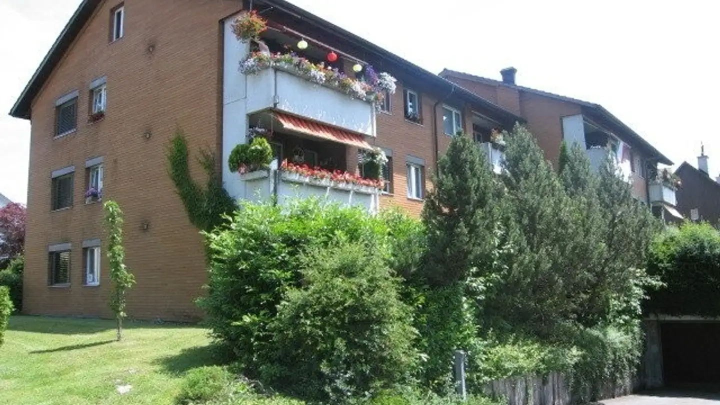 Indoor motorbike parking space for rent - Mettlenstrasse 34, 8330 Pfäffikon ZH