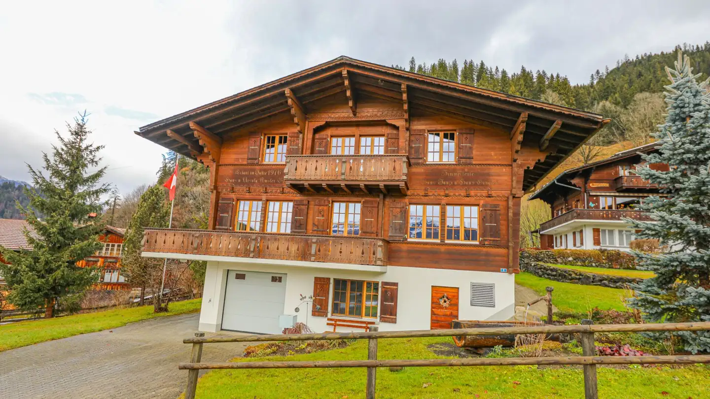Casa singola in vendita - Dorfgasse, 3770 Zweisimmen