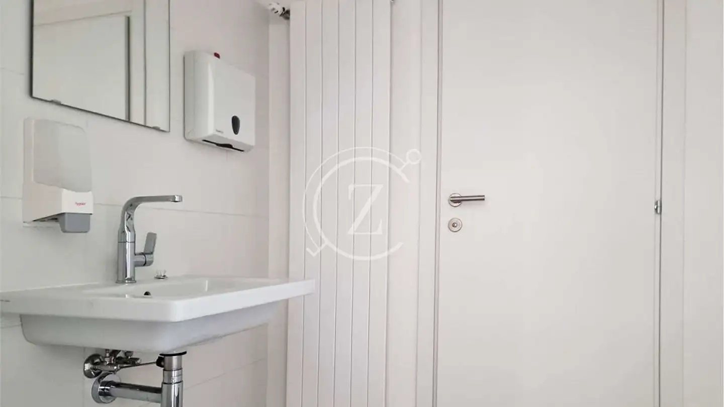 Spazio ufficio in affitto - Via Passeggiata, 6828 Balerna - Photo 3