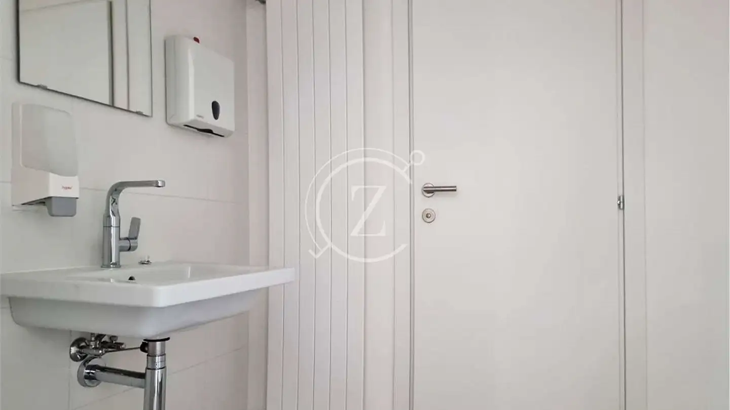 Spazio ufficio in affitto - Via Passeggiata, 6828 Balerna - Photo 3