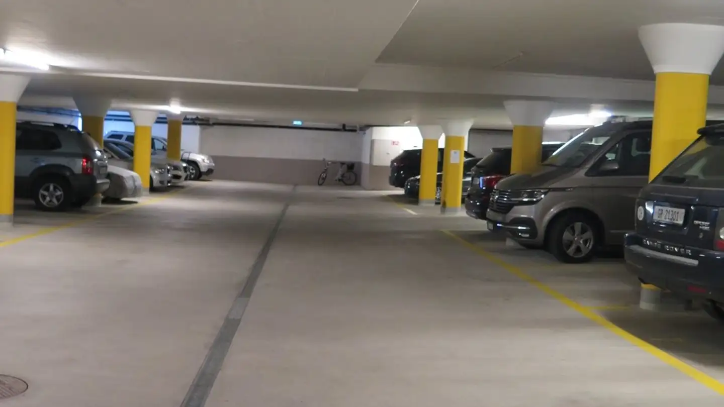 Single garage for rent - Cadonaustrasse 43b, 7000 Chur