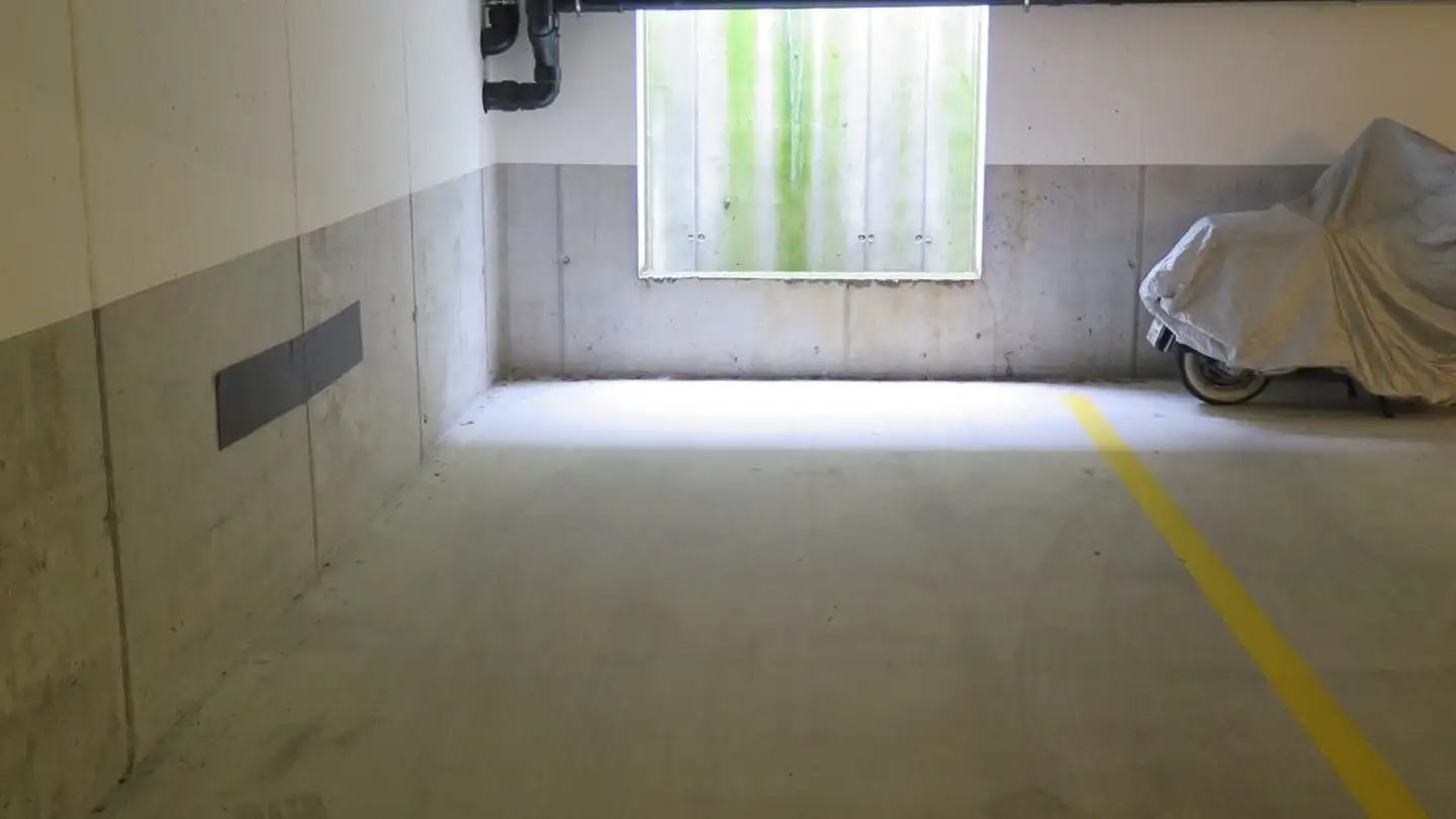 Single garage for rent - Cadonaustrasse 43b, 7000 Chur - Photo 2