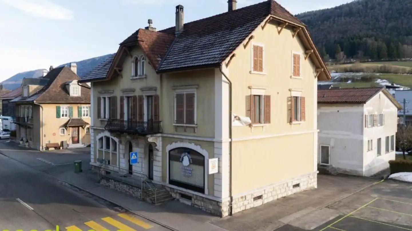 Mischgenutztes Gebäude kaufen - Rue Centrale, 2738 Court