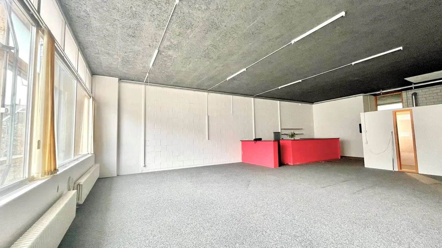 Mischgenutztes Gebäude mieten - Solothurnstrasse 49, 3322 Urtenen-Schönbühl