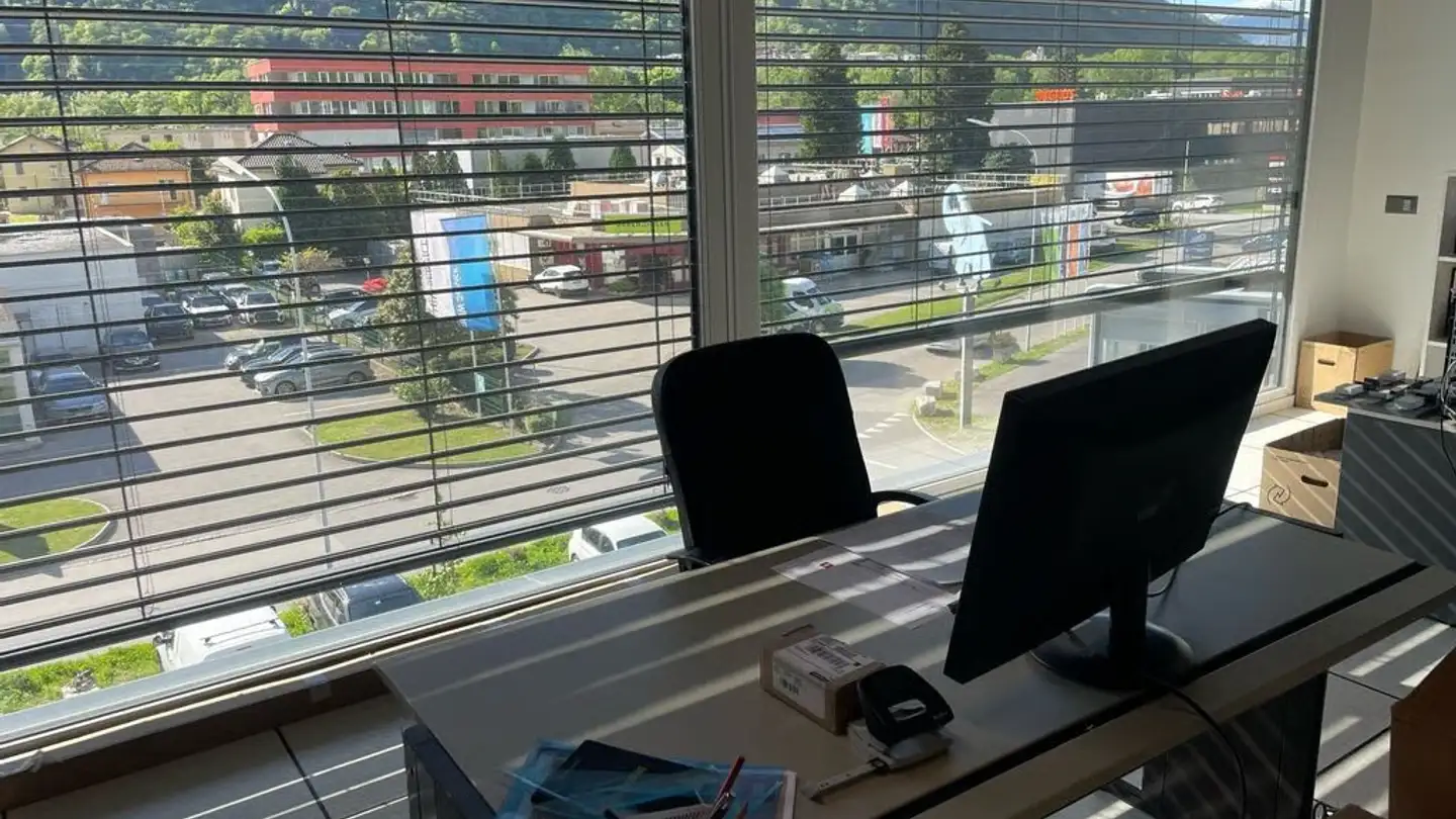 Immeuble mixte à louer - Via Del Carmagnola 12, 6517 Arbedo
