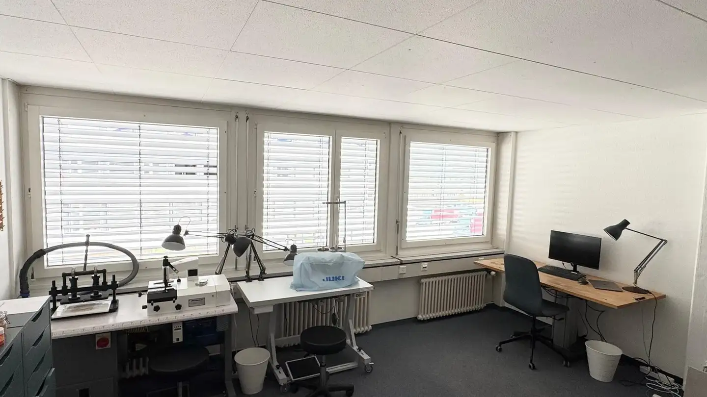 Bureau à louer - Hermetschloostrasse 77, 8048 Zürich