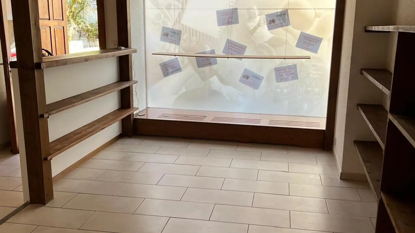 Commercial à louer - Rue de l'Eglise 18, 2900 Porrentruy