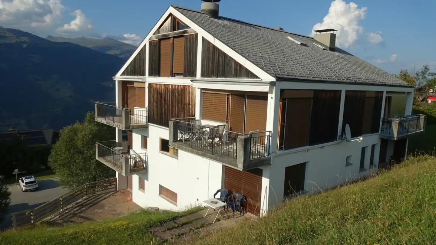 Apartment for sale - Sut Via 31, 7138 Surcuolm