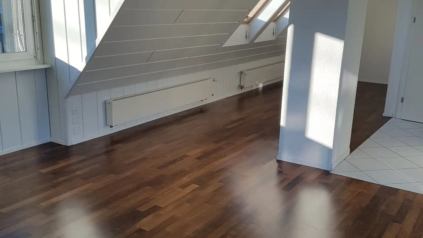 Dachgeschosswohnung mieten - Allmannstrasse 48, 8052 Zürich - Foto 3
