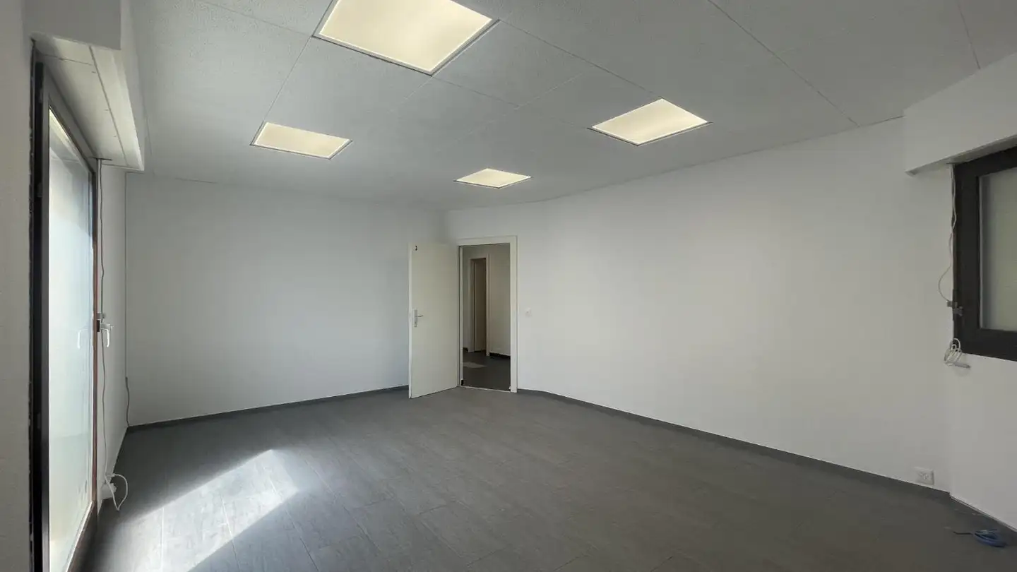 Office space for rent - Chemin Des Pralies 6, 1279 Bogis-Bossey - Photo 2