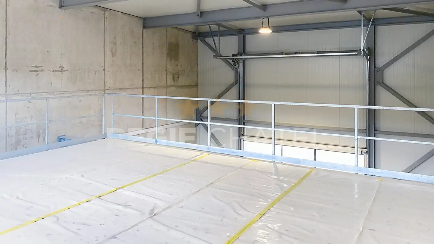 Industrial property for rent - 1623 Semsales - Photo 4