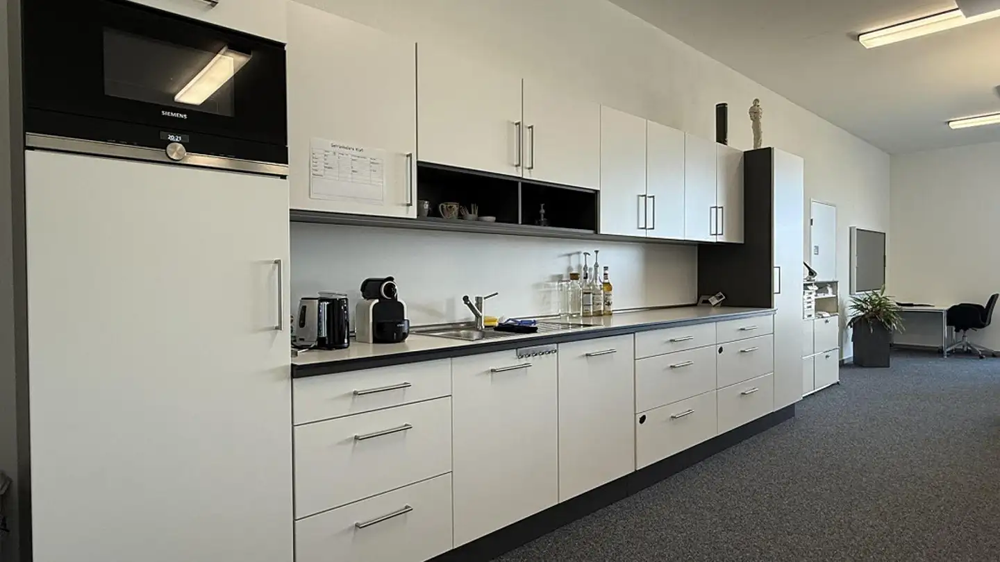 Commercial à louer - Gewerbestrasse 11, 8451 Kleinandelfingen - Photo 2