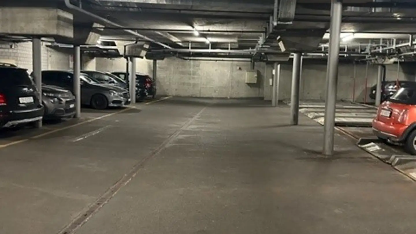 Place de parking souterraine à louer - Kirchstrasse 11, 2540 Grenchen - Photo 3