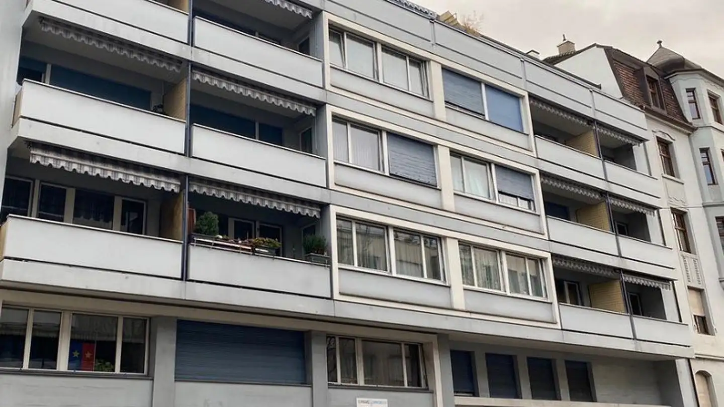 Single garage for rent - Claragraben 14, 4058 Basel
